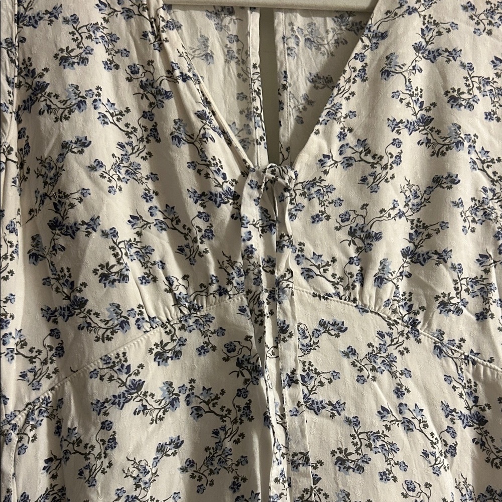 Abercrombie White Dress with Blue Floral Print - Picture 3 of 6